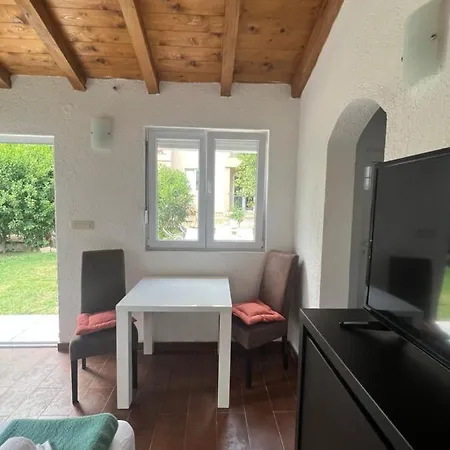 Ksenia And Apartman Budva